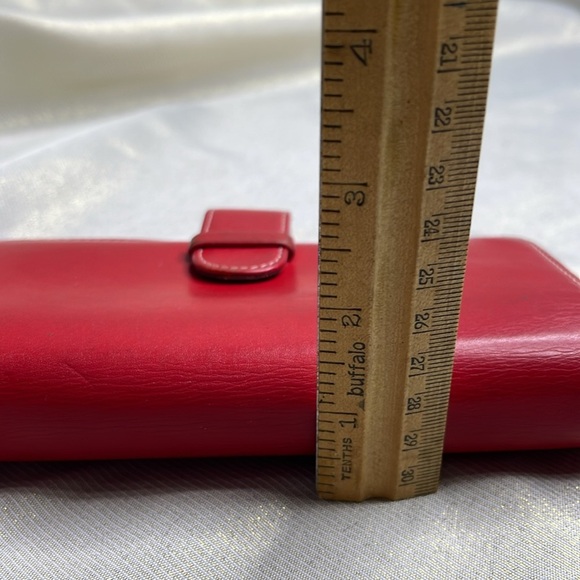 Vintage Y2K Holt Renfrew Buckled Red Genuine Leather Wallet Cards Coins - Picture 10 of 11